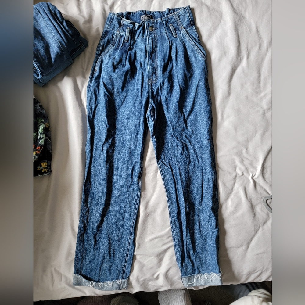 Ambercrombie Women's Mom Blue Jeans